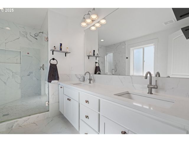 11122 Se MELANIA Ct, Portland, OR 97266