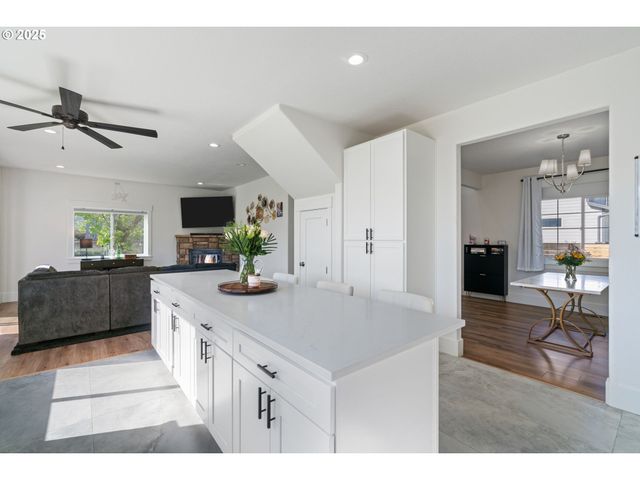 11122 Se MELANIA Ct, Portland, OR 97266