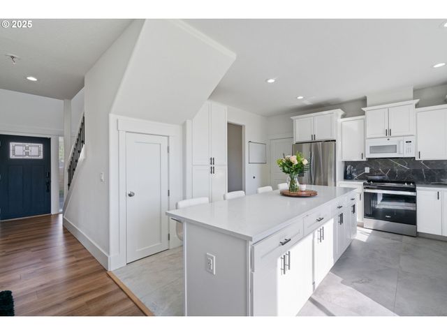 11122 Se MELANIA Ct, Portland, OR 97266