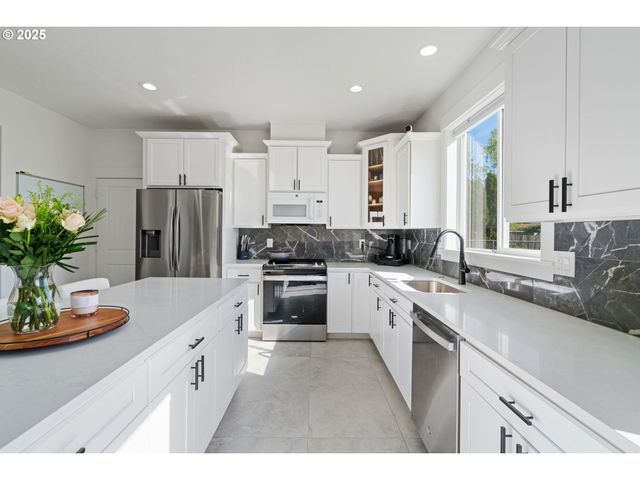 11122 Se MELANIA Ct, Portland, OR 97266