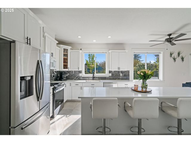 11122 Se MELANIA Ct, Portland, OR 97266