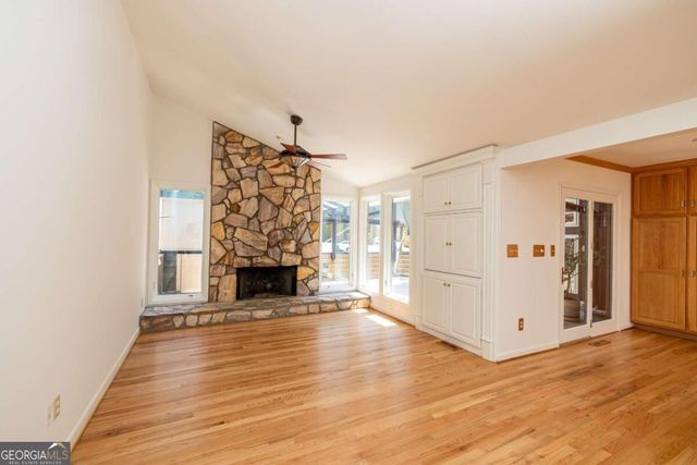 3267 Ivanhoe Drive, Atlanta, GA 30327