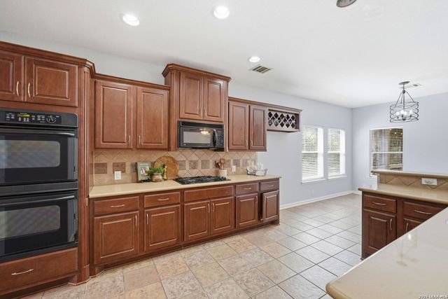 9116 Perdernales Rio, Helotes, TX 78023