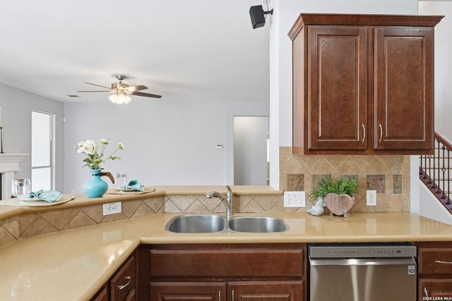 9116 Perdernales Rio, Helotes, TX 78023