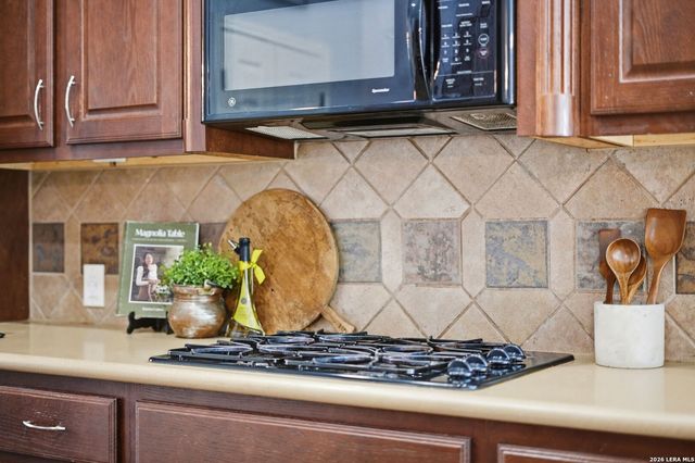 9116 Perdernales Rio, Helotes, TX 78023