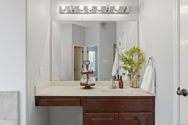 9116 Perdernales Rio, Helotes, TX 78023