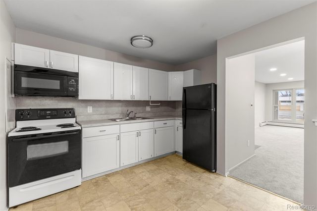 26305 W 7 Mile Road 101, Redford Charter Township, MI 48240