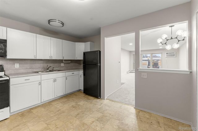 26305 W 7 Mile Road 101, Redford Charter Township, MI 48240