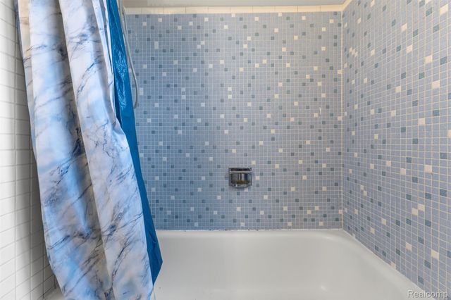 26305 W 7 Mile Road 101, Redford Charter Township, MI 48240