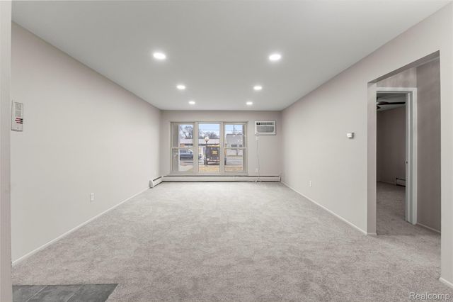 26305 W 7 Mile Road 101, Redford Charter Township, MI 48240