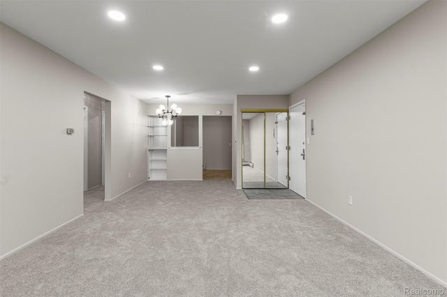 26305 W 7 Mile Road 101, Redford Charter Township, MI 48240