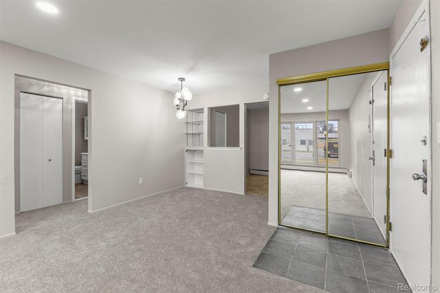 26305 W 7 Mile Road 101, Redford Charter Township, MI 48240