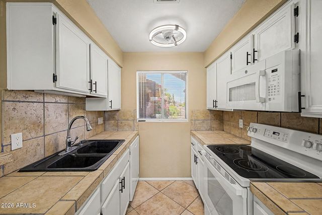 20420 N 6TH Drive 1, Phoenix, AZ 85027