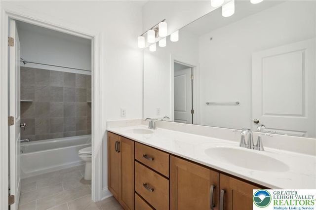 5397 Red Oak Drive, Upper Saucon Twp, PA 18036