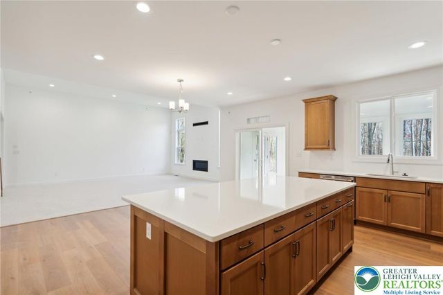 5397 Red Oak Drive, Upper Saucon Twp, PA 18036