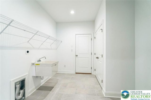 5397 Red Oak Drive, Upper Saucon Twp, PA 18036