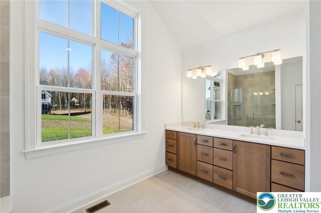 5397 Red Oak Drive, Upper Saucon Twp, PA 18036