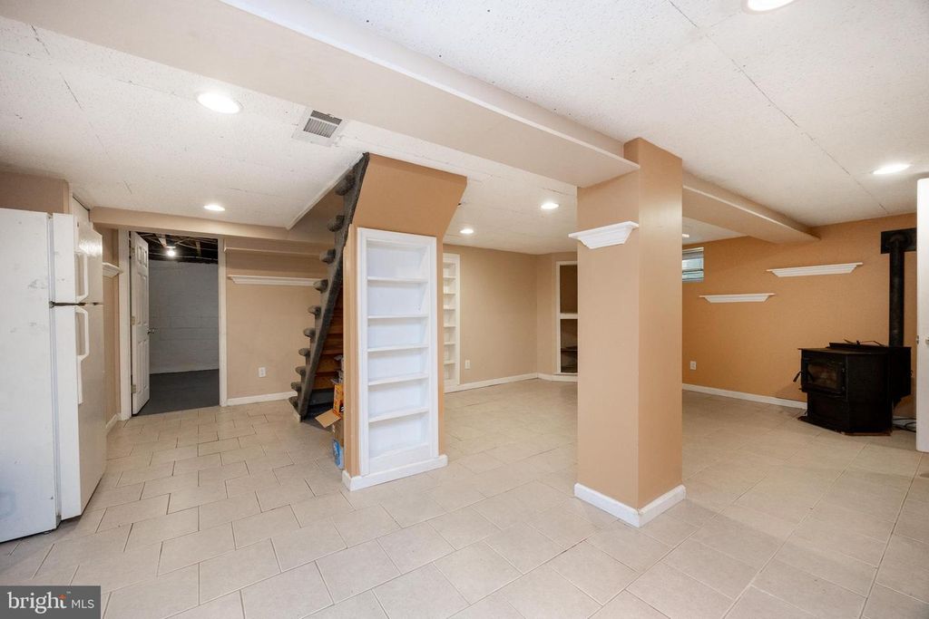 2612 SUMMIT AVE, Broomall, PA 19008
