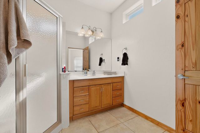 2402 Lakeview Road SW, Albuquerque, NM 87105