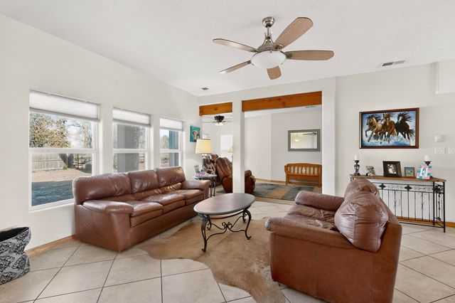 2402 Lakeview Road SW, Albuquerque, NM 87105