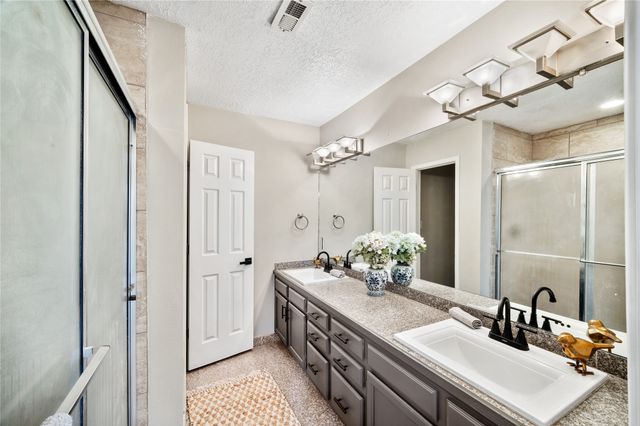 4040 painted pony Circle, Santa Fe, NM 87507