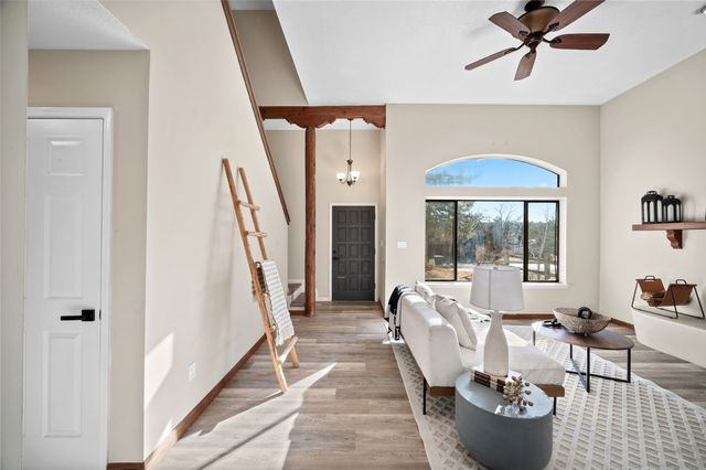 4040 painted pony Circle, Santa Fe, NM 87507