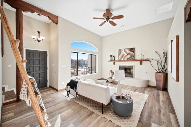 4040 painted pony Circle, Santa Fe, NM 87507