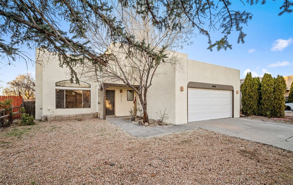 4040 painted pony Circle, Santa Fe, NM 87507