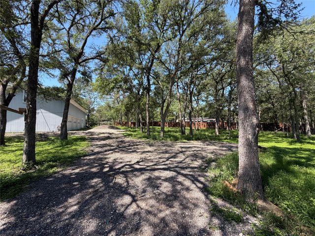 175 Scarlet Oaks DR, Dale, TX 78616