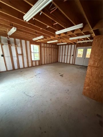 175 Scarlet Oaks DR, Dale, TX 78616