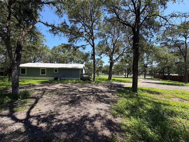 175 Scarlet Oaks DR, Dale, TX 78616