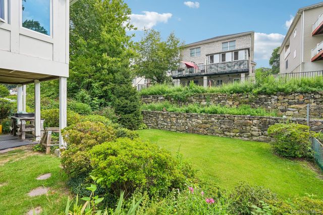 105 Hildreth Place, Yonkers, NY 10704