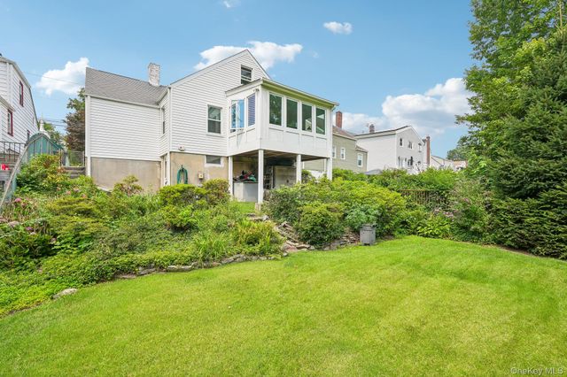 105 Hildreth Place, Yonkers, NY 10704
