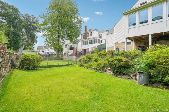 105 Hildreth Place, Yonkers, NY 10704