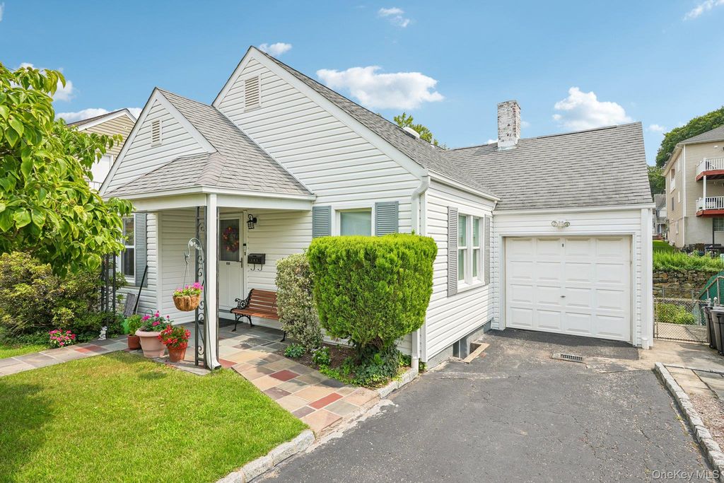 105 Hildreth Place, Yonkers, NY 10704