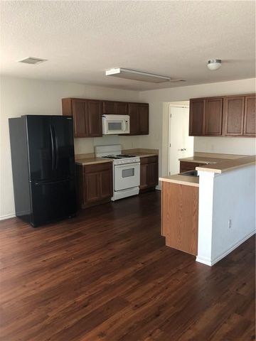 18336 Crestwind LN, Elgin, TX 78621