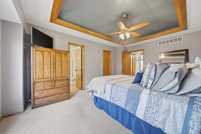 4844 N Steeds Crossing Cir, Park City, KS 67219