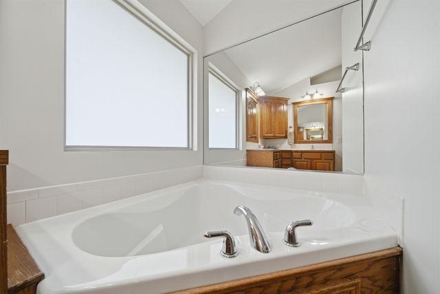 4844 N Steeds Crossing Cir, Park City, KS 67219