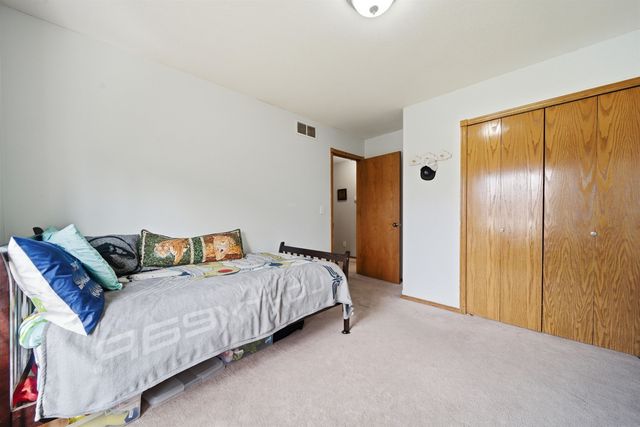 4844 N Steeds Crossing Cir, Park City, KS 67219