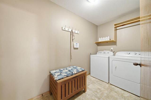 4844 N Steeds Crossing Cir, Park City, KS 67219