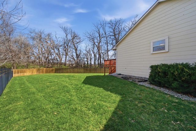 4844 N Steeds Crossing Cir, Park City, KS 67219