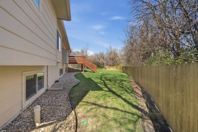 4844 N Steeds Crossing Cir, Park City, KS 67219