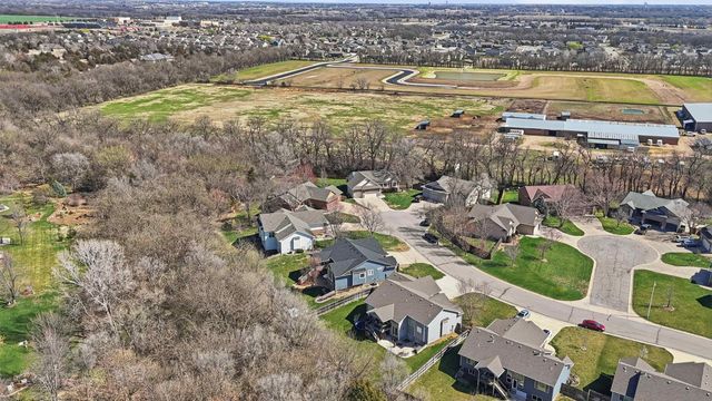 4844 N Steeds Crossing Cir, Park City, KS 67219