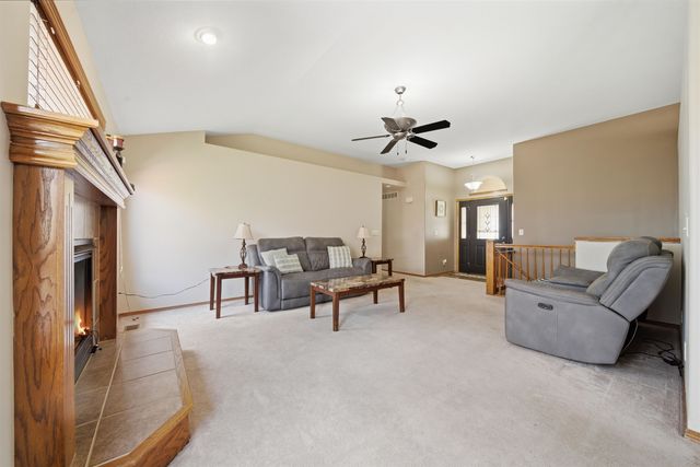 4844 N Steeds Crossing Cir, Park City, KS 67219
