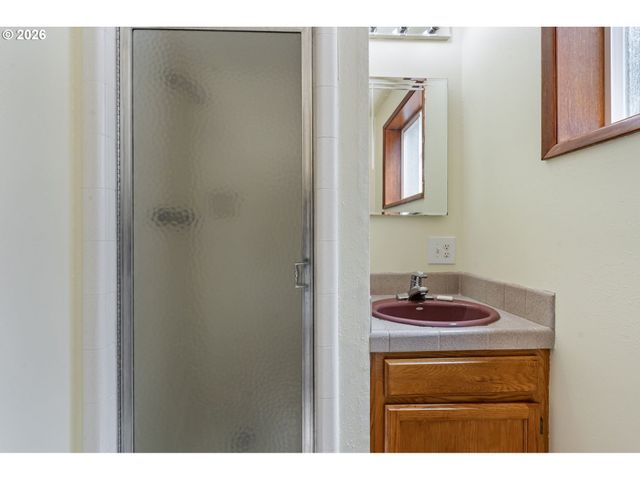 15260 Ne COUCH Ct, Portland, OR 97230