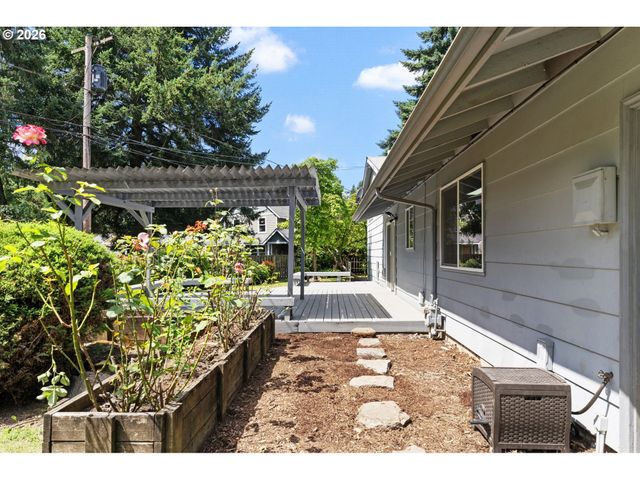 15260 Ne COUCH Ct, Portland, OR 97230