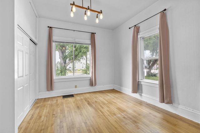 1168 E WALNUT STREET, Green Bay, WI 54301