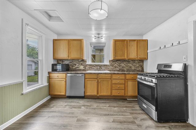 1168 E WALNUT STREET, Green Bay, WI 54301