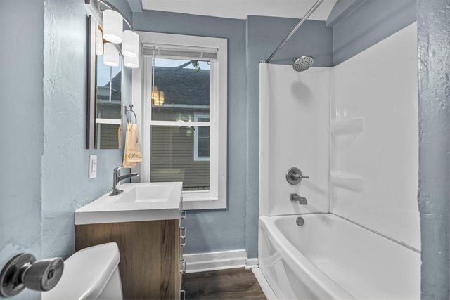 1168 E WALNUT STREET, Green Bay, WI 54301