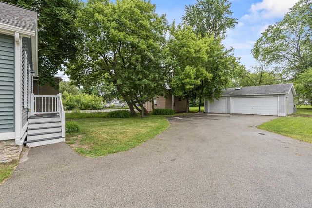 1168 E WALNUT STREET, Green Bay, WI 54301